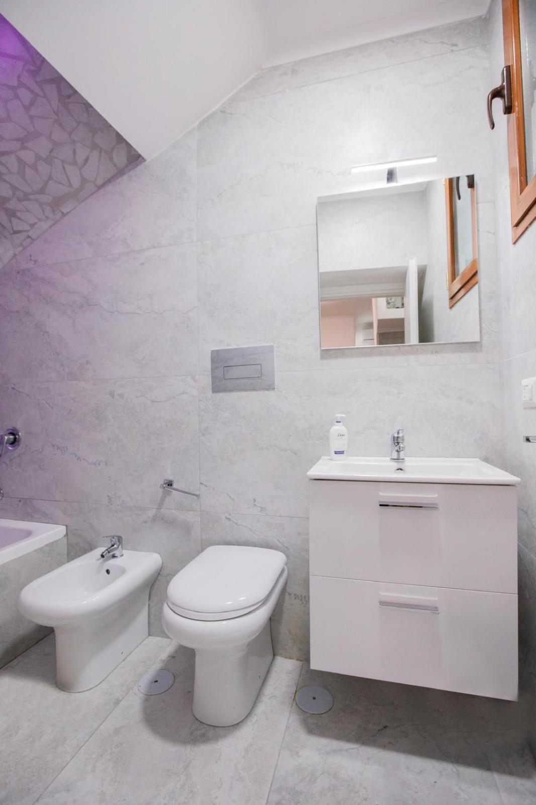 B&B Le Stanze Di Aurora Naples Exterior photo